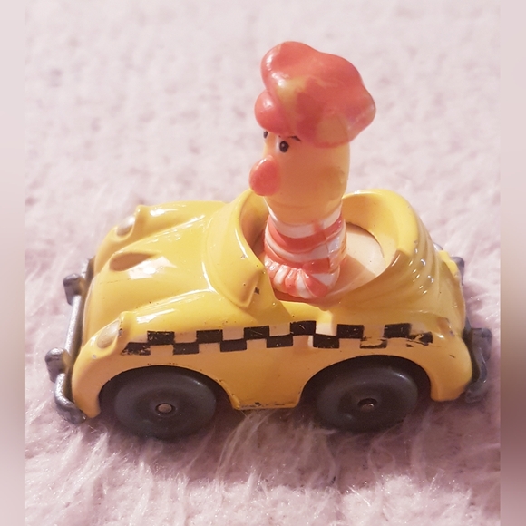 1981 Sesame Street Bert Figure Yellow Taxi Cab Diecast Car Playskool Vintage - Picture 9 of 15
